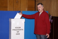 200903211937470.Voľby_prezidenta_2009_DSC06092