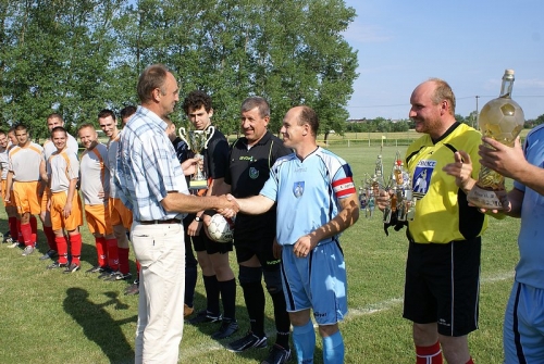 Majstrovský futbalový zápas Žbince - K. Kľačany