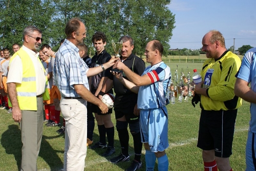 Majstrovský futbalový zápas Žbince - K. Kľačany