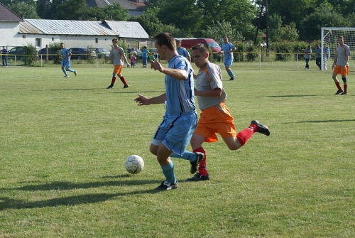 Majstrovský futbalový zápas Žbince - K. Kľačany