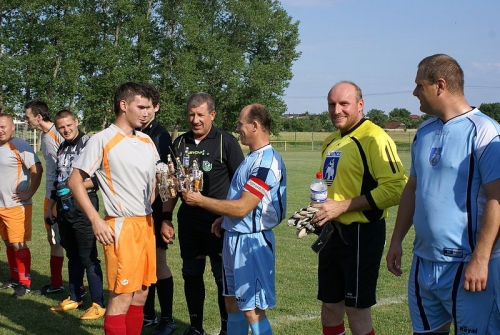 Majstrovský futbalový zápas Žbince - K. Kľačany