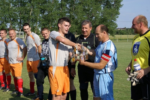 Majstrovský futbalový zápas Žbince - K. Kľačany