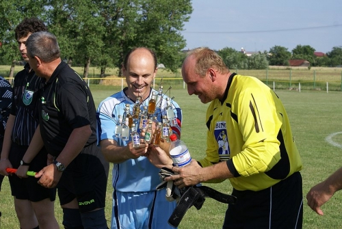 Majstrovský futbalový zápas Žbince - K. Kľačany