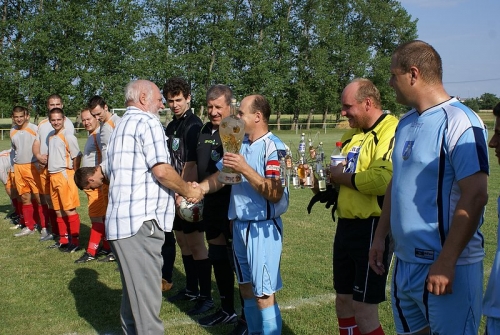 Majstrovský futbalový zápas Žbince - K. Kľačany