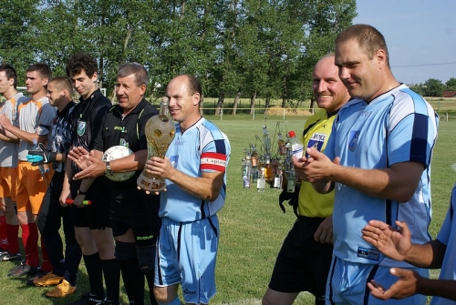 Majstrovský futbalový zápas Žbince - K. Kľačany