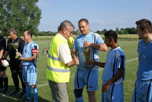 Majstrovský futbalový zápas Žbince - K. Kľačany