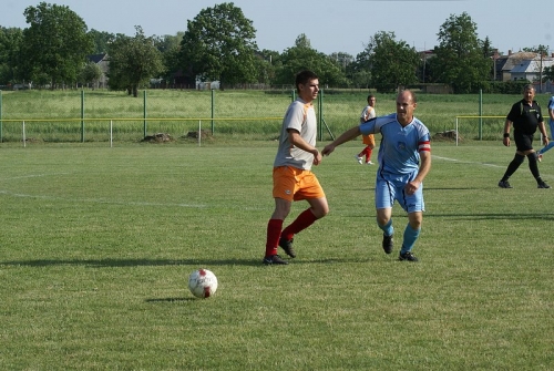 Majstrovský futbalový zápas Žbince - K. Kľačany