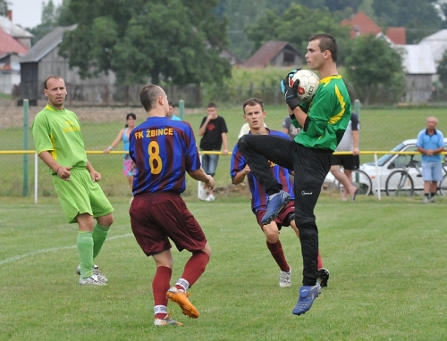 Majstrovský futbalový zápas Žbince - Dúbravka