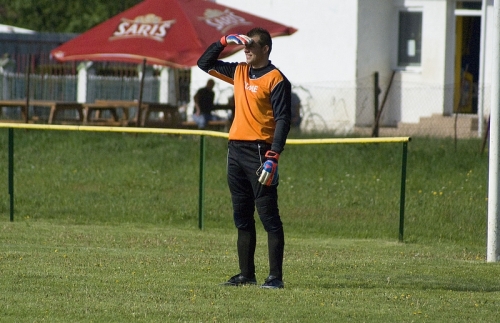 Majstrovský zápas Dúbravka - Žbince