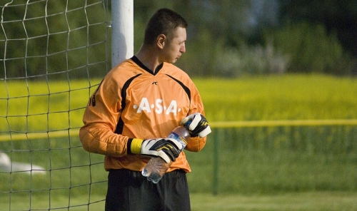 Majstrovský zápas Dúbravka - Žbince