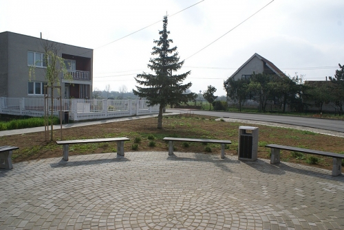 Revitalizácia centrálnej zóny obce Žbince