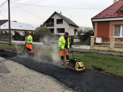 Asfaltovanie krajníc 2017