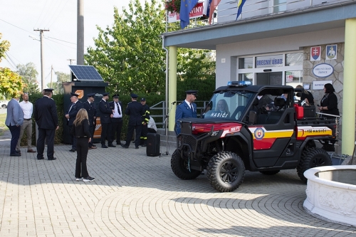 Odovzdávanie hasičskej techniky pre DHZ Žbince