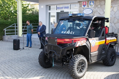 Odovzdávanie hasičskej techniky pre DHZ Žbince