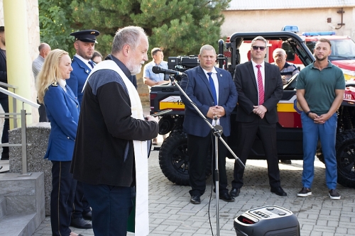 Odovzdávanie hasičskej techniky pre DHZ Žbince