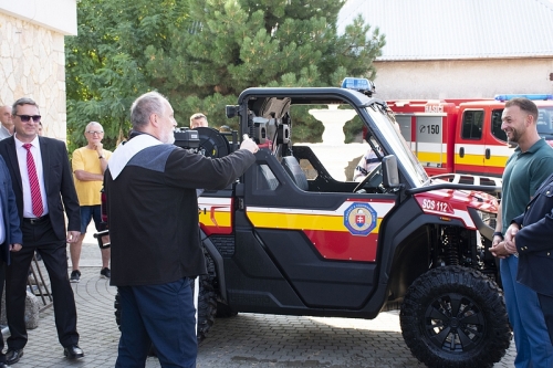 Odovzdávanie hasičskej techniky pre DHZ Žbince