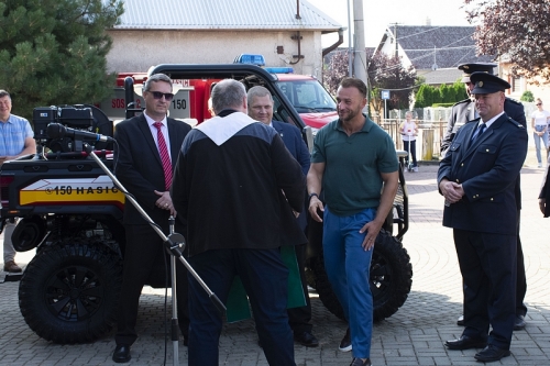 Odovzdávanie hasičskej techniky pre DHZ Žbince
